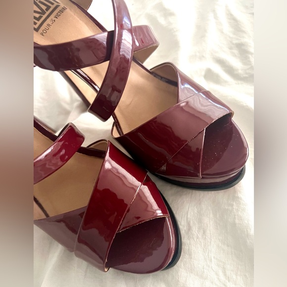 👑✅PRICE FIRM✅ Beautiful Pour La Victoure Patent Heels - Picture 4 of 16